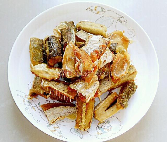 这是炸第一遍的鱼条