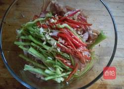 双椒拌耳丝的做法图解5