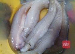 娃娃菜粉丝豆腐鱼汤的做法图解1