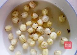 红枣银耳莲子汤的做法图解2