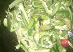 菜椒炒肉丝的做法图解6
