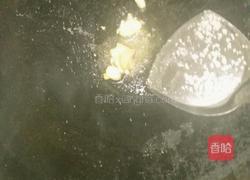 香菇鸡杂炒青椒的做法图解3