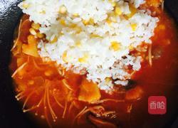 辣白菜炒饭的做法图解1