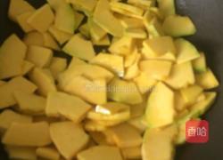 咸鸭蛋炒老南瓜的做法图解4