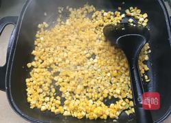 火腿肠炒玉米粒的做法图解2