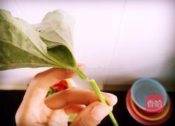 素炒红薯梗子的做法图解1