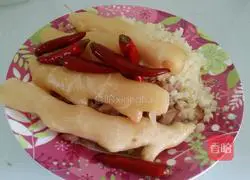 Illustration of how to make ginger spicy fish 2