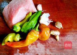 红萝卜丝炒肉丝的做法图解2