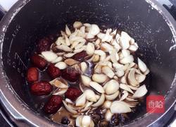 红枣百合三豆汤的做法图解4