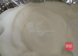 戚风蛋糕的做法图解4