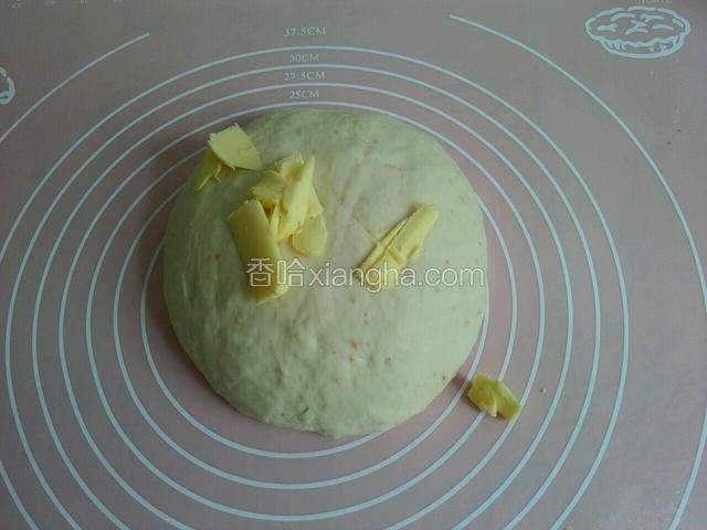 加入黄油，