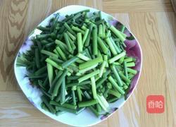 蒜苔炒肉的做法图解2