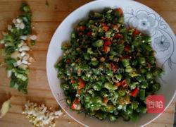 青线椒炒鸡蛋的做法图解2