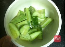 夏日清凉小黄瓜的做法图解3