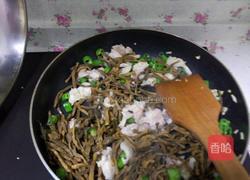 豆荚干辣炒肉的做法图解3