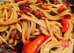 红椒酱肉面的做法图解3