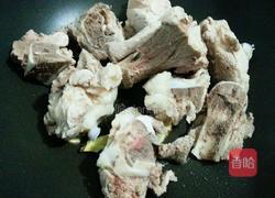 香菇筒骨汤的做法图解2