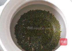 百合绿豆汤的做法图解4