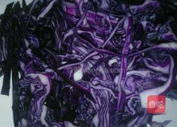 凉拌紫甘蓝的做法图解2