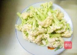 菜花炒肉片的做法图解1