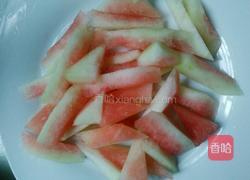西瓜皮炒鸡脚的做法图解2