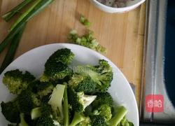 虾仁西蓝花的做法图解1