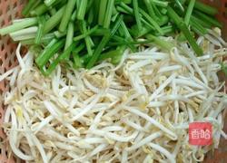 豆芽芹菜炒肉丝的做法图解2