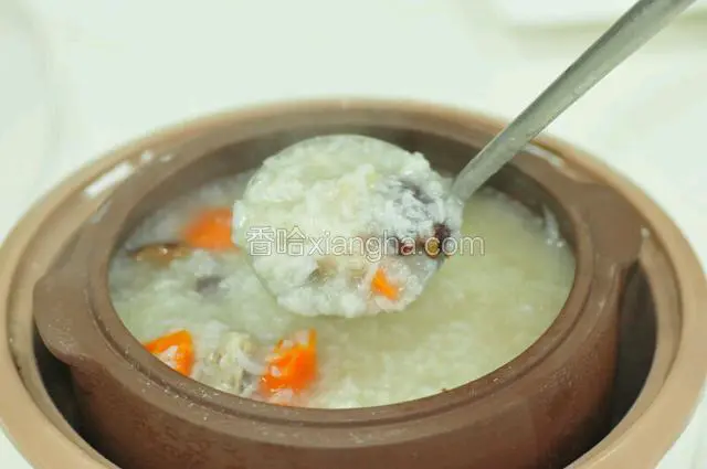 炖好后，加入适量盐调味～