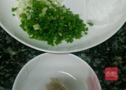 葱花鸭蛋饭的做法图解1