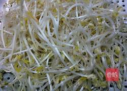 凉拌绿豆芽的做法图解1