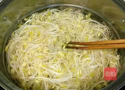 凉拌绿豆芽的做法图解7