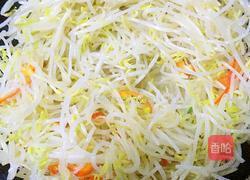 绿豆芽炒韭菜的做法图解3