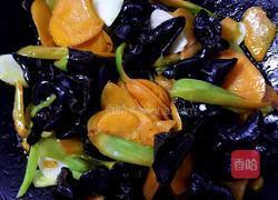 胡萝卜木耳炒肉的做法图解5