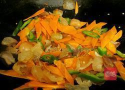 胡萝卜炒腊肉的做法图解9