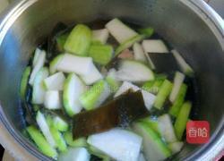 海带毛瓜瘦肉汤的做法图解6