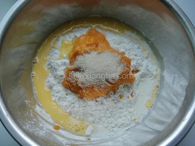 出黄油外，将所有称好的食材放一起。