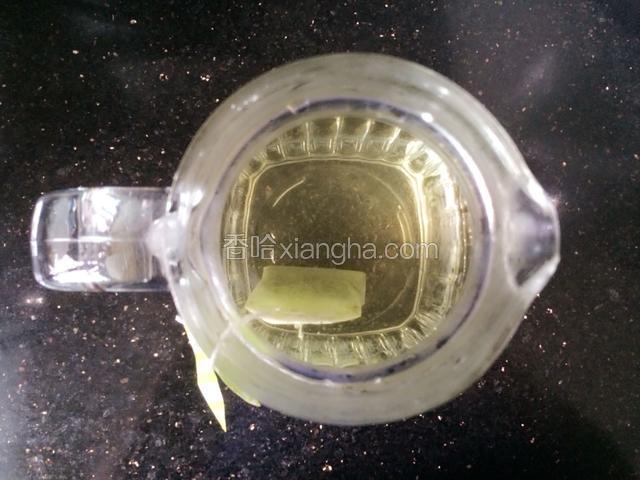 先泡绿茶，备用