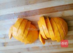 蒸千层南瓜饼的做法图解2