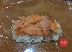 烟熏鲑鱼生菜免捏饭团的做法图解4