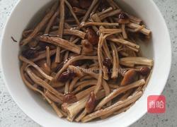 蛋酥茶树菇的做法图解1
