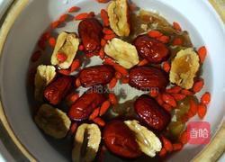 红枣桂圆枸杞红糖水的做法图解4