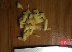 鱼块炒毛豆的做法图解4