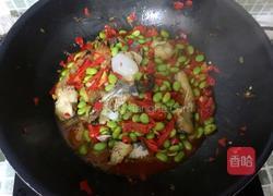 鱼块炒毛豆的做法图解10