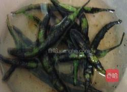 烧辣椒拌鸡蛋的做法图解2