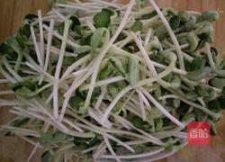 肉丝青豆苗的做法图解1