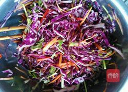 凉拌紫甘蓝的做法图解3