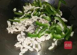 Illustration of how to make fried noodles with shredded chicken 6