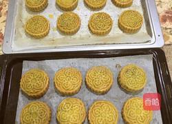 蜂蜜皮绿豆馅月饼的做法图解8