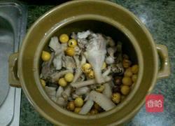 栗子煲老鸡的做法图解2
