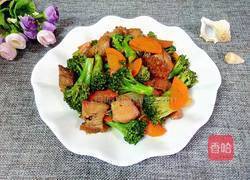 烧肉炒西兰花的做法图解7